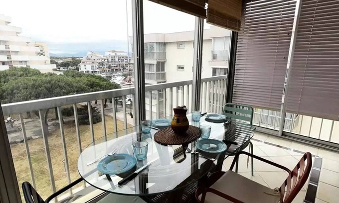 Le Port Apartment | 5CANETP36 -T2 with air conditioning, loggia and Marina view, parking included