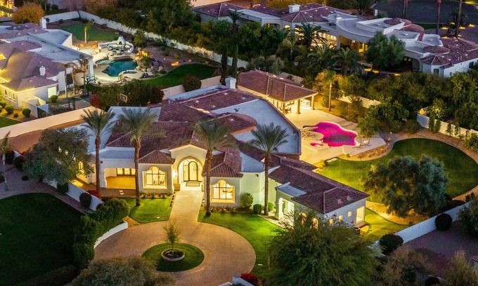 Paradise Valley House | $5M PV Estate|Casita|Camelback View|Sleeps 16