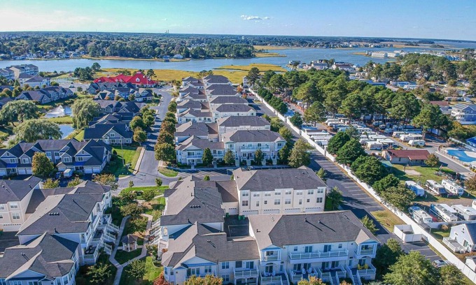 Ocean View House | 5M to Beach, Bayside Bethany Lks Luxury: Bayfront Ind/Ot pool/5 STAR Club House