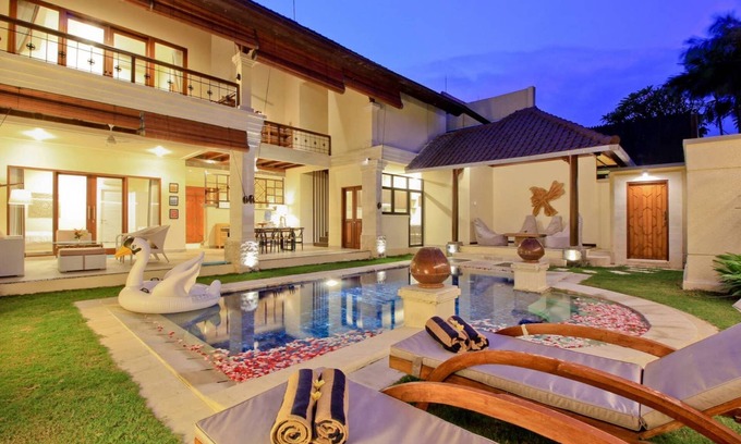 Batubelig Villa | 5Min WALK TO Beach-PRIVATE POOL UMA LIMA 3BR VILLA
