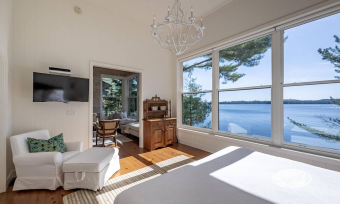 Muskoka Lakes Cottage | 6 bed, 3 bath cottage on South Lake Joe, Privacy and sunrises!
