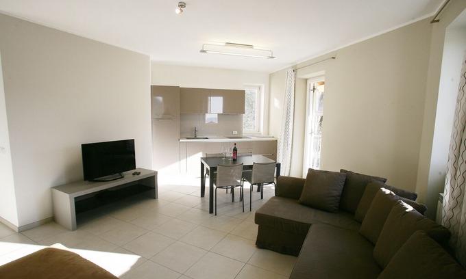 Aer Apartment | 6 bed apartment - lake view, sauna, swimming pool