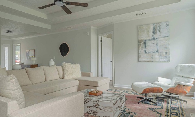Fortson House | 6-Bed Artistic Home with Game room