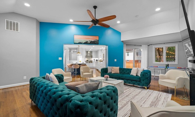 Arlington House | 6 Bed High End Home w/EPIC Backyard!