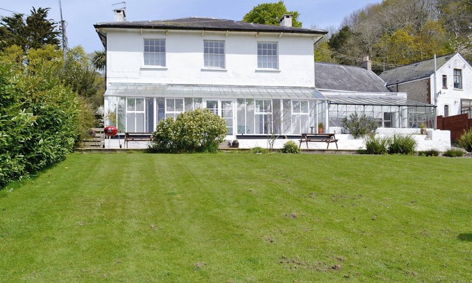 Lyme Regis Cottage | 6 bedroom accommodation in Uplyme, near Lyme Regis