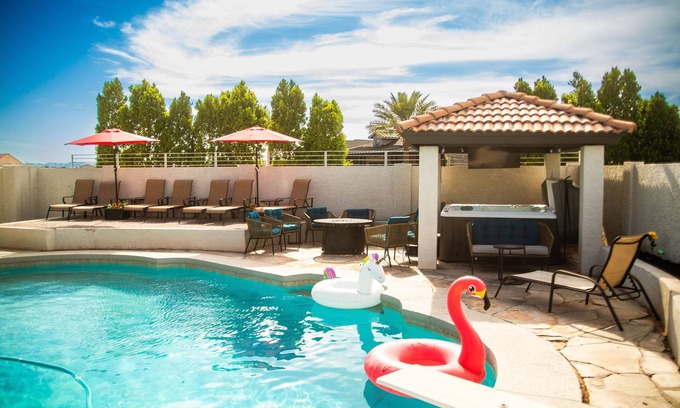 Lehi House | 6 Bedroom Resort Central location Close to Tempe Scottsdale Golf Sprint Training