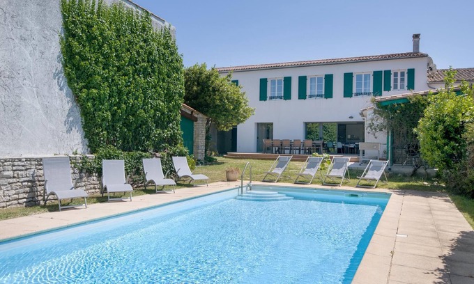 Le Bois-Plage-en-Re Apartment | 6 Bedrooms Apartment In Le Bois-Plage-En-Ré