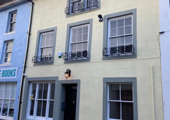 Whitehaven House | 6 Church Street, Whitehaven - Perfect deployment location for Coast to Coast cyclists & hikers