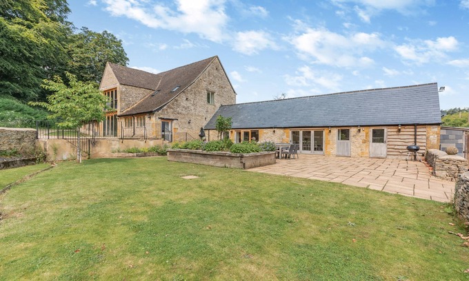 Condicote Cottage | 6 Ensuite Bedrooms Cotswold Barn - Waterhead Barn