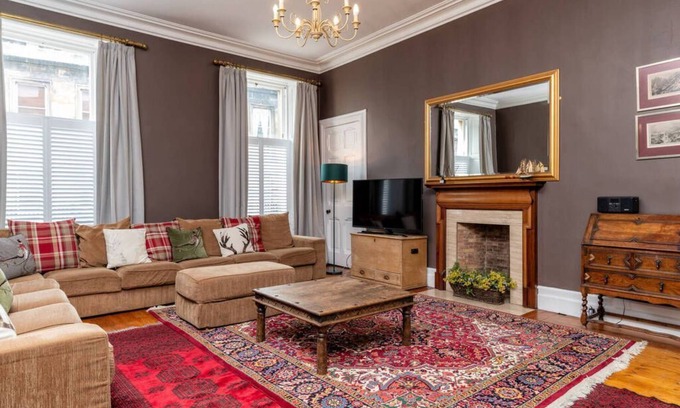 St. Andrews Cottage | 6 Howard Place - a townhouse that sleeps 14 guests in 7 bedrooms