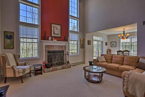 Pocono Pines House | 6 Mi to Kalahari Pocono Pines Golf Course Home!