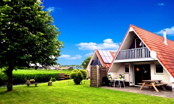 Anjum House | 6 pers holiday home Leonie with a large garden close to the Lauwersmeer