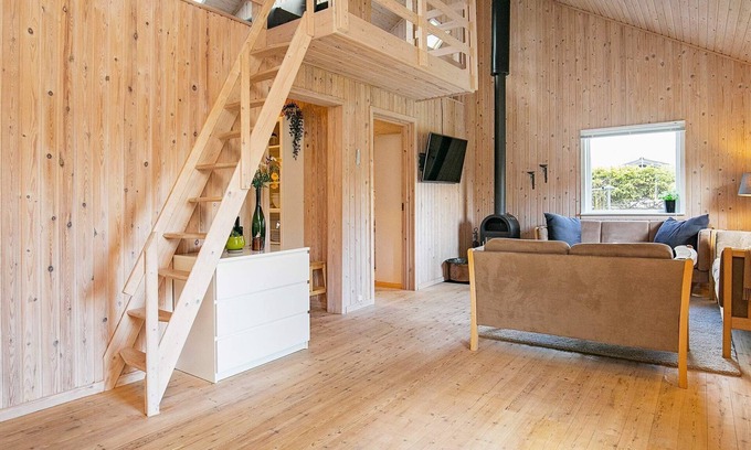 Hou House | 6 person holiday home in Hals