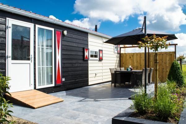Serooskerke House | 6 person modern holiday chalet on a family park, also suitable for those with disabilities in Serooskerke