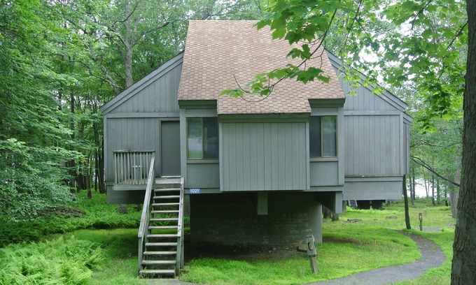 Tamiment Resort | 6 Person Villa in Mountain Resort with Lake and Pool