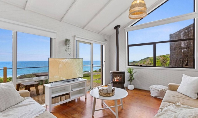 Wongarra Apartment | 6 Whitecrest Resort - Pool & Amazing Ocean Views