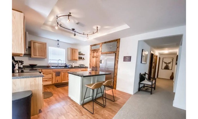 Bates House | 60 acres nestled in the Ouachita National Forest
