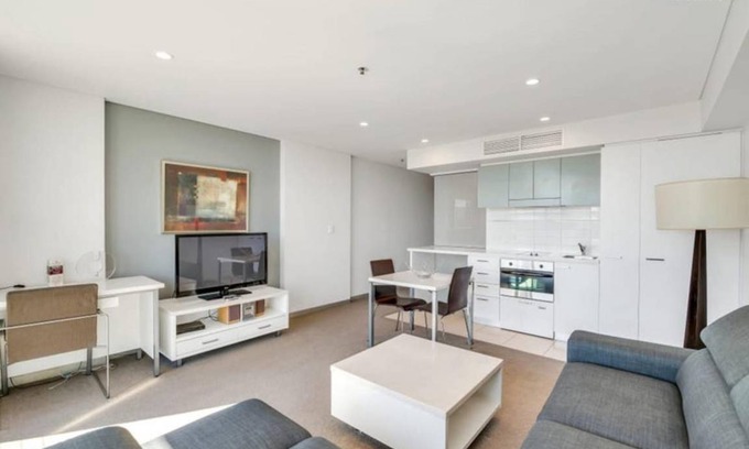 Adelaide Central Business District Apartment | 60 m² Apartment ∙ 1 bedroom ∙ 2 guests