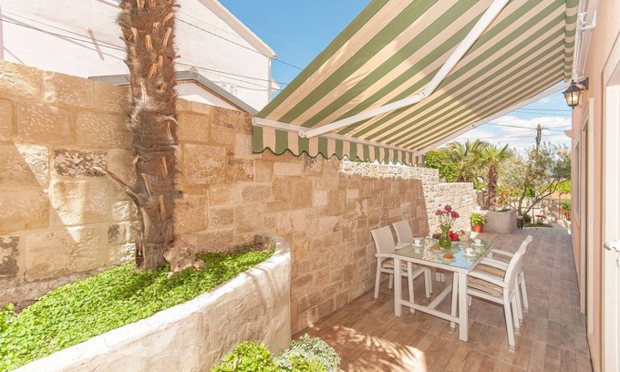 Supetar Apartment | 60 m² Apartment ∙ 2 bedrooms ∙ 4 guests