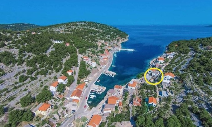 Zirje Apartment | 60 m² Apartment ∙ 2 bedrooms ∙ 5 guests