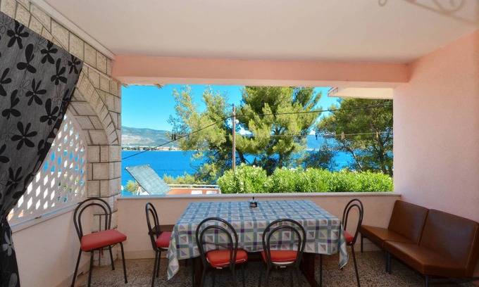 Arbanija Apartment | 60 m² Apartment ∙ 2 bedrooms ∙ 5 guests