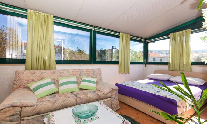 Supetar Apartment | 60 m² Apartment ∙ 3 bedrooms ∙ 6 guests
