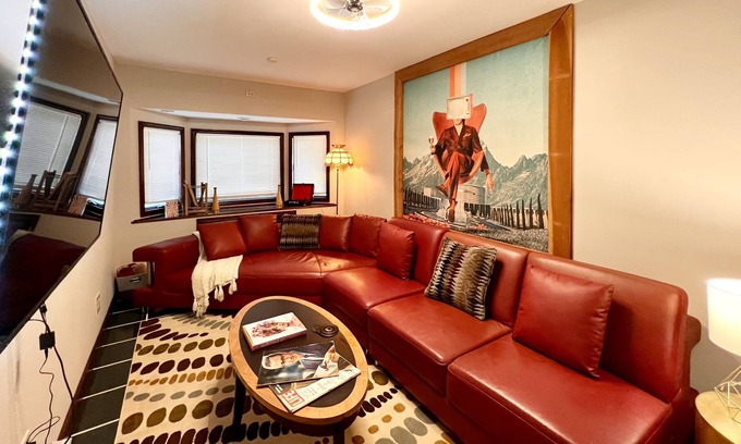 Huntsville House | 60's Themed Time Machine: GROOVY ON 6TH