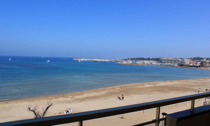 L'Escala Apartment | 61 m² Apartment ∙ 2 bedrooms ∙ 4 guests