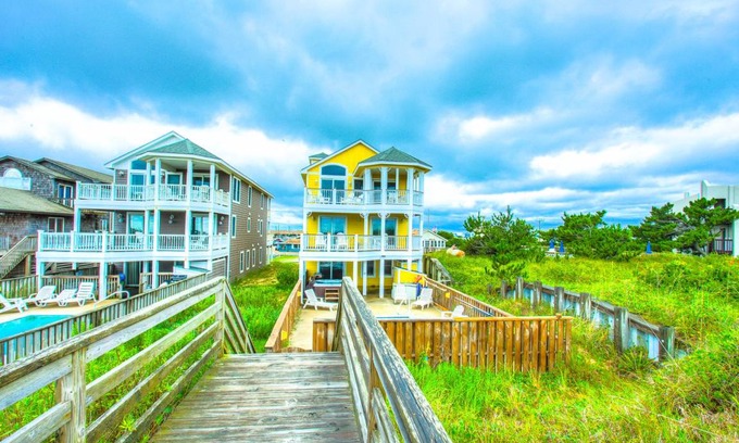 Nags Head House | 6200 Savannah Oceanfront Pool & Hot Tub