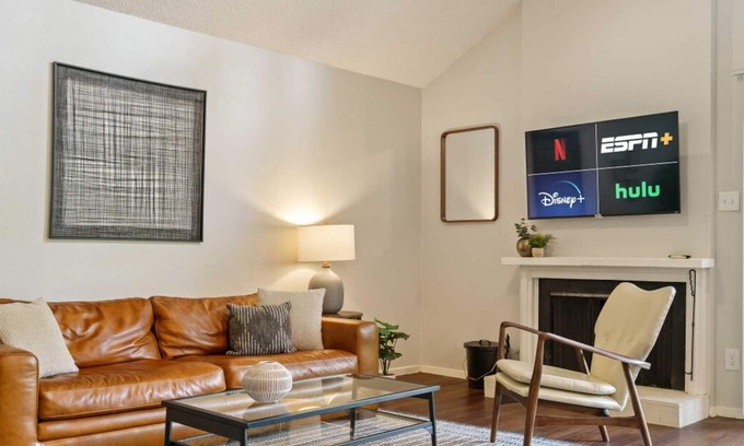 Highland Hills Apartment | 6201 Shadow Valley Dr #A