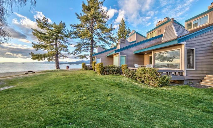 South Lake Tahoe House | 621 Lakeview