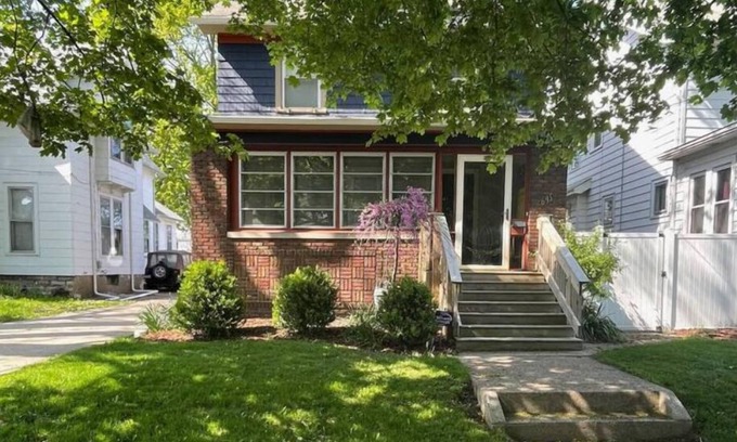 Sandusky House | 645 W. Osborne St - Captain's House - Sandusky