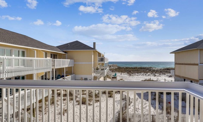 Holiday Isle Condo | 65 m² Condo ∙ 2 bedrooms ∙ 6 guests