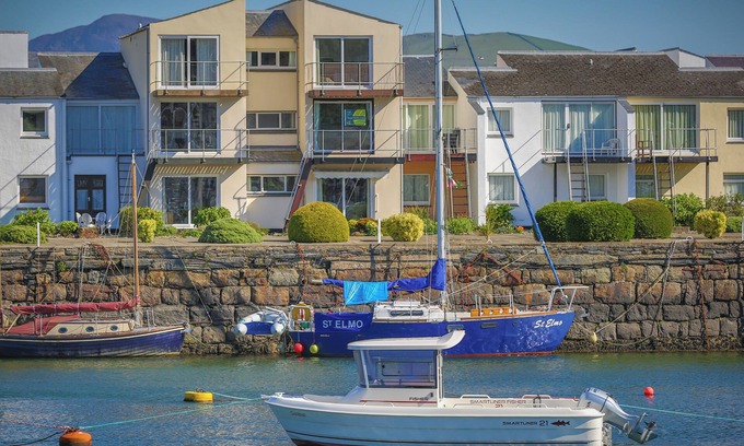 Borth-y-Gest Cottage | 66D SOUTH SNOWDON WHARF, pet friendly, with a garden in Porthmadog