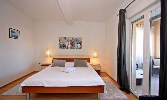 Supetar Apartment | 69 m² Apartment ∙ 2 bedrooms ∙ 6 guests