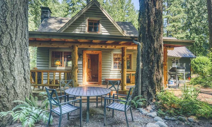 Mount Hood Village Cabin | 69 m² Cabin ∙ 2 bedrooms ∙ 4 guests