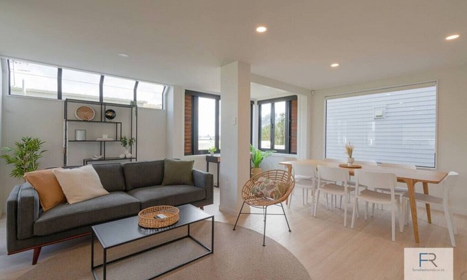 Orakei Apartment | 6a Ngake Street, Orakei|by Furnished Rentals