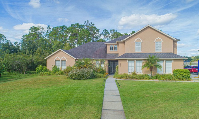 Wedgefield House | 6B/4B Estate W/Pool, Theater & Trails