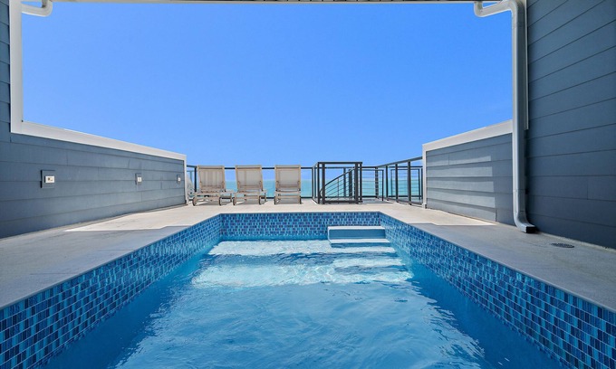 Crystal Beach House | ⭐6BR Beachfront-Rooftop Pool-Private Movie Theater-Henderson Beach Villa #2⭐