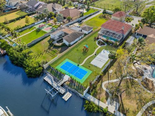 Tampa House | 6BR Family Escape-Pool Sport Courts Game Room