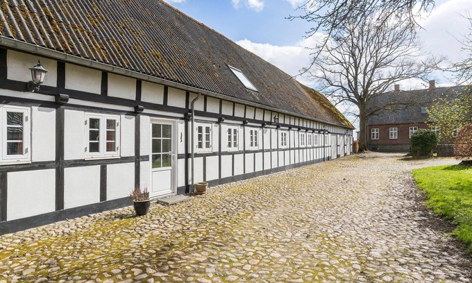 Ronde House | 7 bedroom awesome home in Rønde