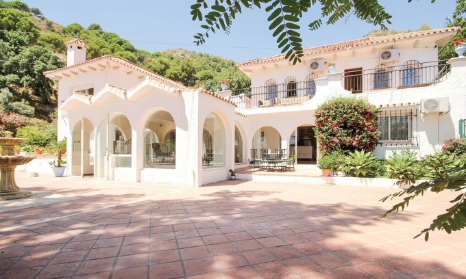 Ojen House | 7 bedroom nice home in Ojen, Marbella