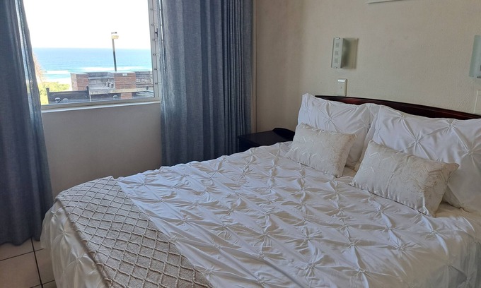 Illovo Beach Apartment | #7 Illovo ViewsCharming 2-bedroom apartment with WiFi in Kingsburgh