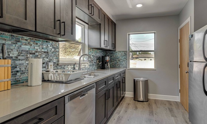 Delmar Parkway Cottage | 7 Mi to Denver: Inviting Aurora Home w/Yard!