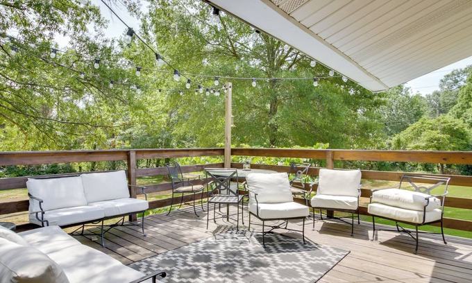 Florence House | 7 Mi to Tennessee River: Home w/Patio in Florence
