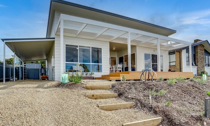 Encounter Bay House | 7 Passatt St, Encounter Bay
