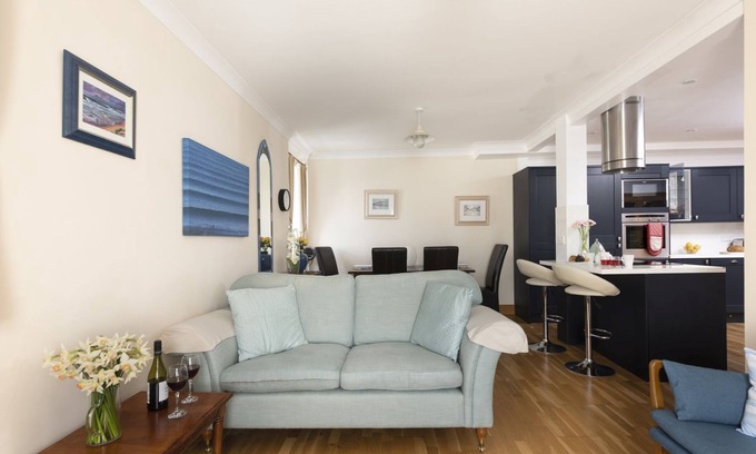 Lelant Apartment | 7 The Manor, Porthkidney Sands