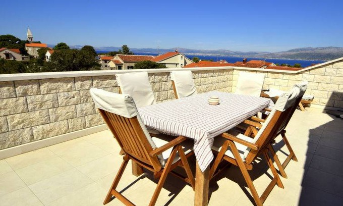 Supetar Apartment | 70 m² Apartment ∙ 2 bedrooms ∙ 6 guests