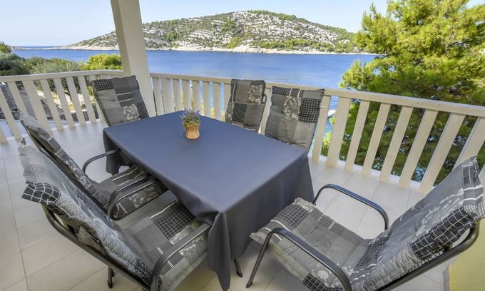 Razanj Apartment | 70 m² Apartment ∙ 2 bedrooms ∙ 5 guests