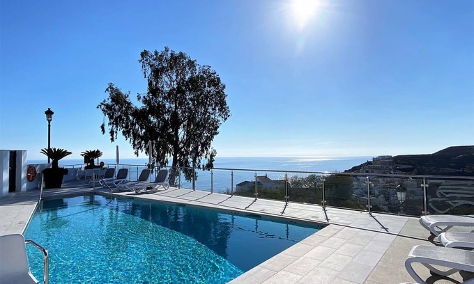 Nerja Apartment | 70 m² Apartment ∙ 2 bedrooms ∙ 4 guests